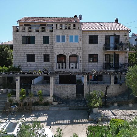 Apartments Ivana Сутиван Экстерьер фото