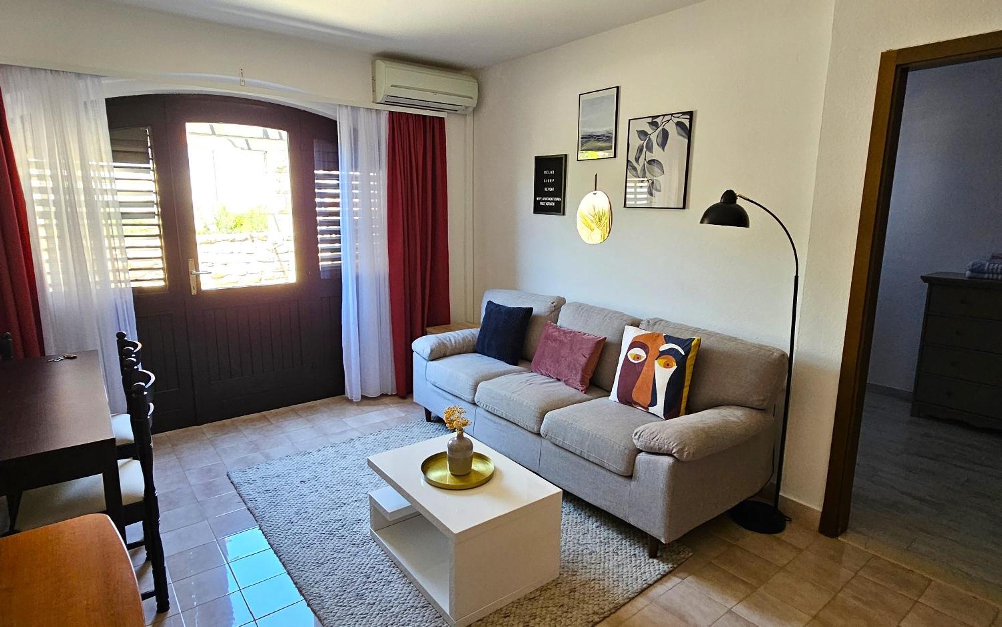 Apartments Ivana Сутиван Экстерьер фото